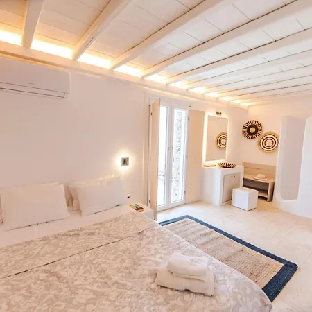 Poppy Mykonos