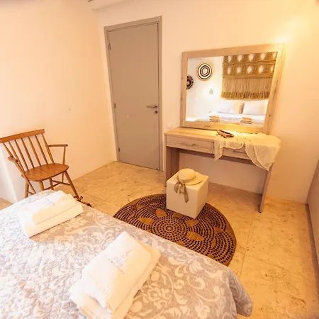 Poppy Mykonos Ano Mera