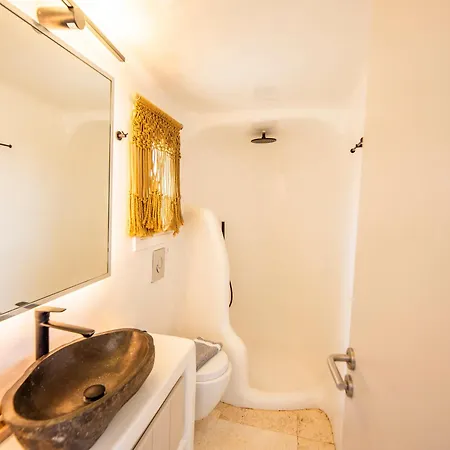 Poppy Mykonos Ano Mera