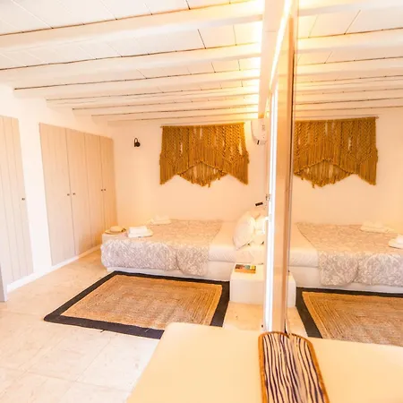 Poppy Mykonos *